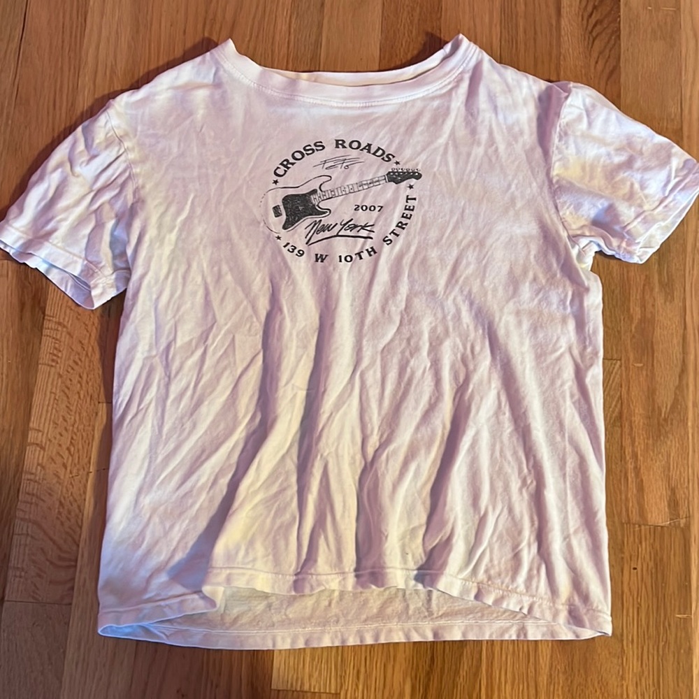 Brandy Melville Cropped Graphic Tee (OS)